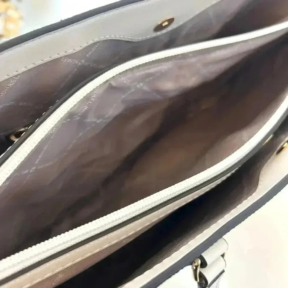 Michael Kors Purse & Wallet Sheila Large Signature & Metallic Tote Bag Pale gold - Picture 8 of 12